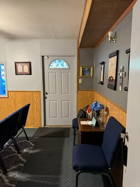 Entry Way - 801 S Medora St, Terrell, TX 75160 photo 5 of 6