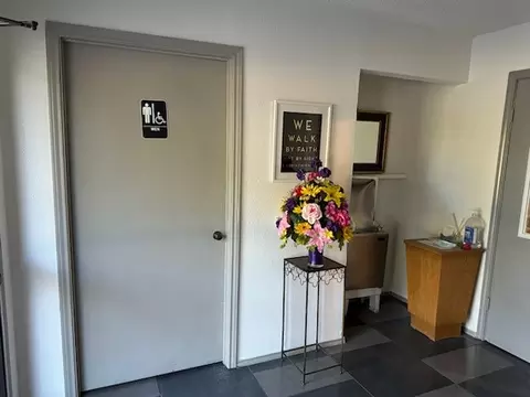 Entry Way - 801 S Medora St, Terrell, TX 75160 photo 2 of 6