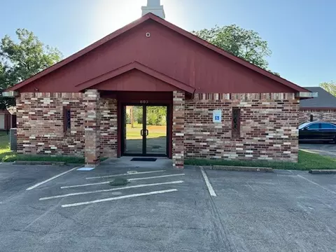 801 S Medora St, Terrell, TX 75160