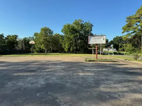 Exterior - 801 S Medora St, Terrell, TX 75160 photo 2 of 5