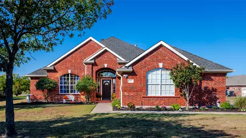 215 Lakeside Dr, Shady Shores, TX 76208