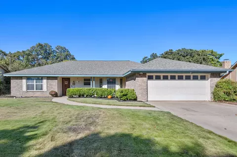 5703 Village Glen Trl, Arlington, TX 76016