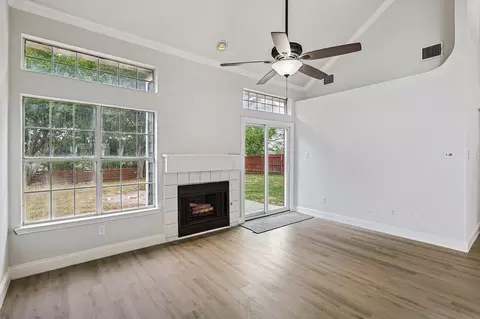 Living - 6109 Covington Dr, Rowlett, TX 75089 photo 3 of 5