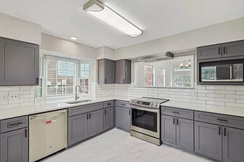 Kitchen - 6109 Covington Dr, Rowlett, TX 75089 photo 4 of 4