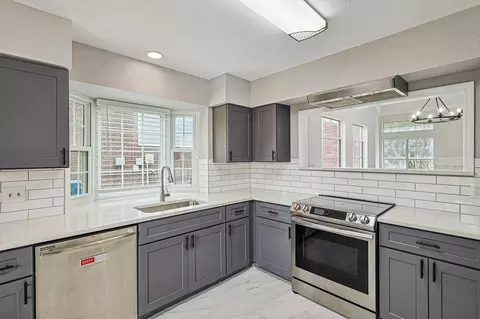 Kitchen - 6109 Covington Dr, Rowlett, TX 75089 photo 3 of 4