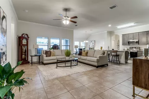 2204 Lakeshore Ln, Glenn Heights, TX 75154