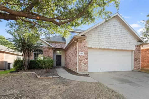 1125 Fairweather Dr, Fort Worth, TX 76120