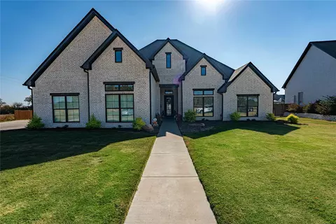 3630 Summerhill Dr, Paris, TX 75462