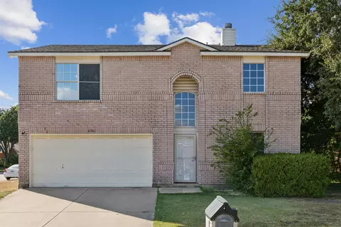 4201 Heritage Way Dr, Fort Worth, TX 76137