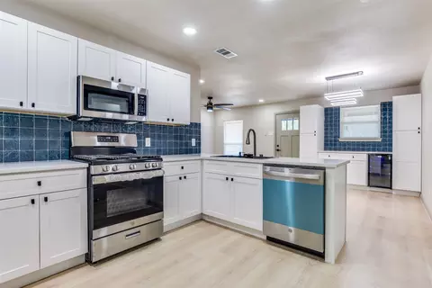 1611 Hawthorne Ln, Plano, TX 75074