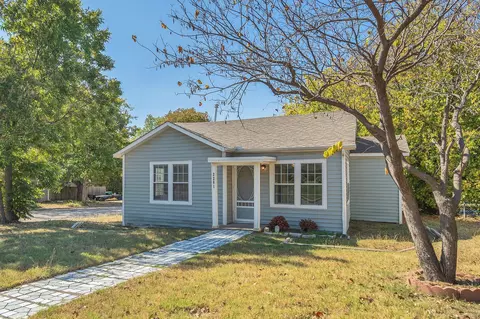 2201 Bolivar St, Denton, TX 76201