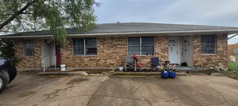 2901 S Cardinal St, Ennis, TX 75119