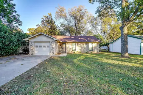 213 S Scott St, Burleson, TX 76028
