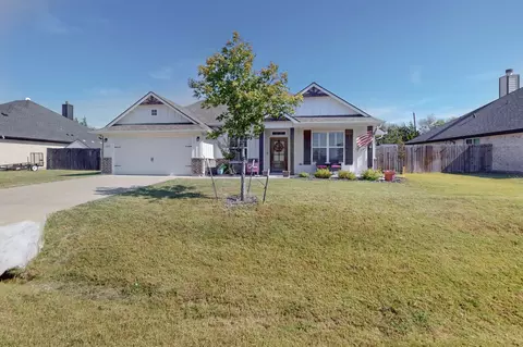 421 Palmer View Dr, Palmer, TX 75152
