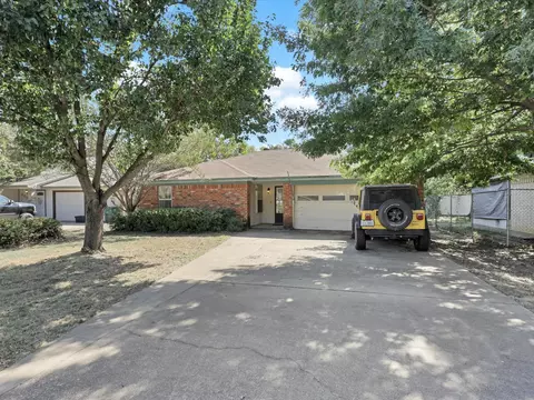 7316 Hyde Ct, Fort Worth, TX 76112