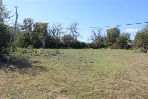 638 E Hill St, Hamilton, TX 76531 photo 2