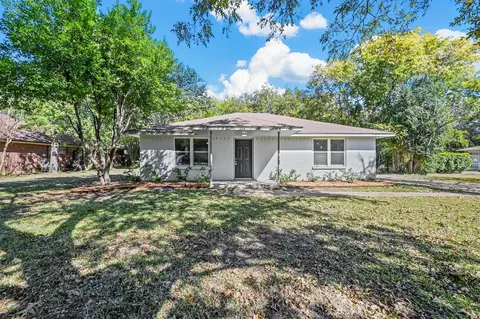 238 Southwood Dr, Lancaster, TX 75146