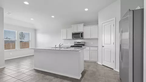 Kitchen - 312 Bronze Cir N, Springtown, TX 76082 photo 1 of 6