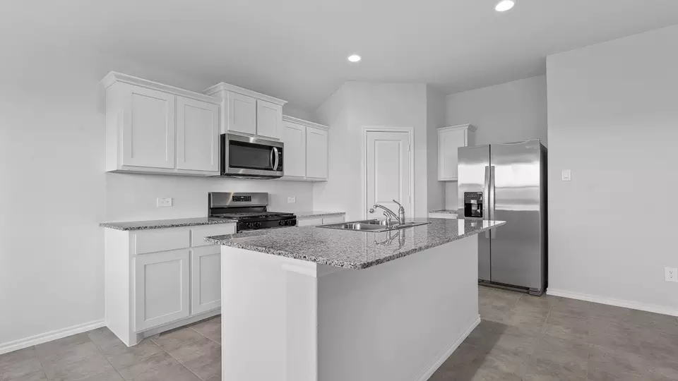 Kitchen - 312 Bronze Cir N, Springtown, TX 76082 photo 3 of 6