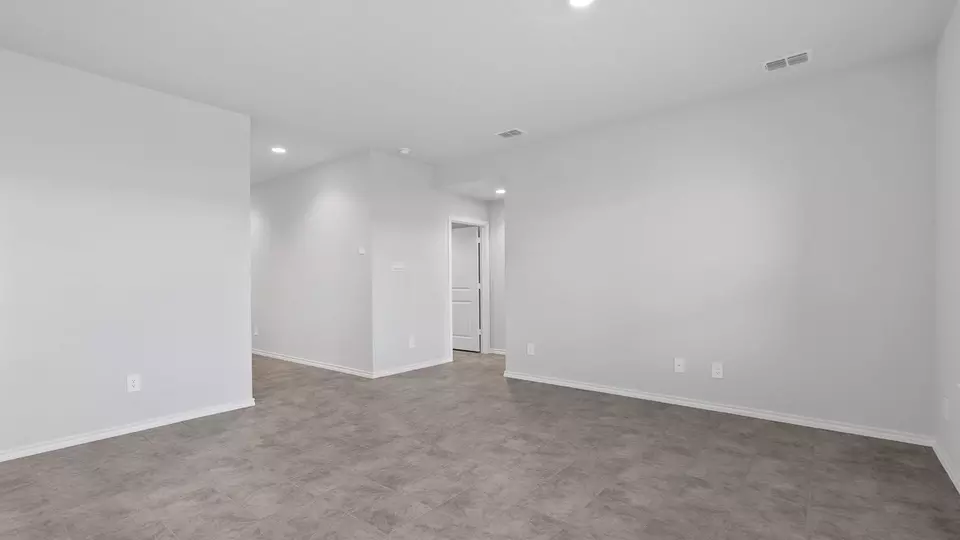 Living - 312 Bronze Cir N, Springtown, TX 76082 photo 4 of 5