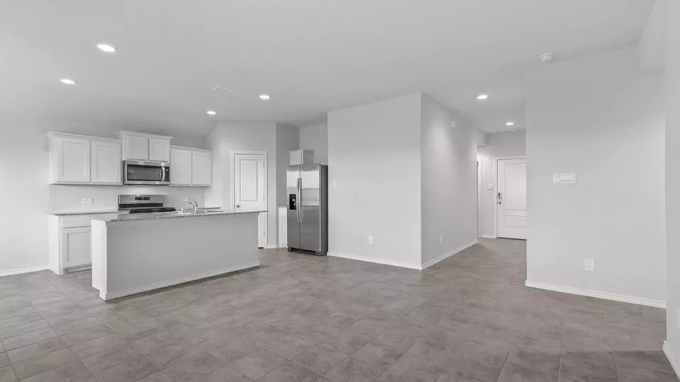 Living - 312 Bronze Cir N, Springtown, TX 76082 photo 3 of 5