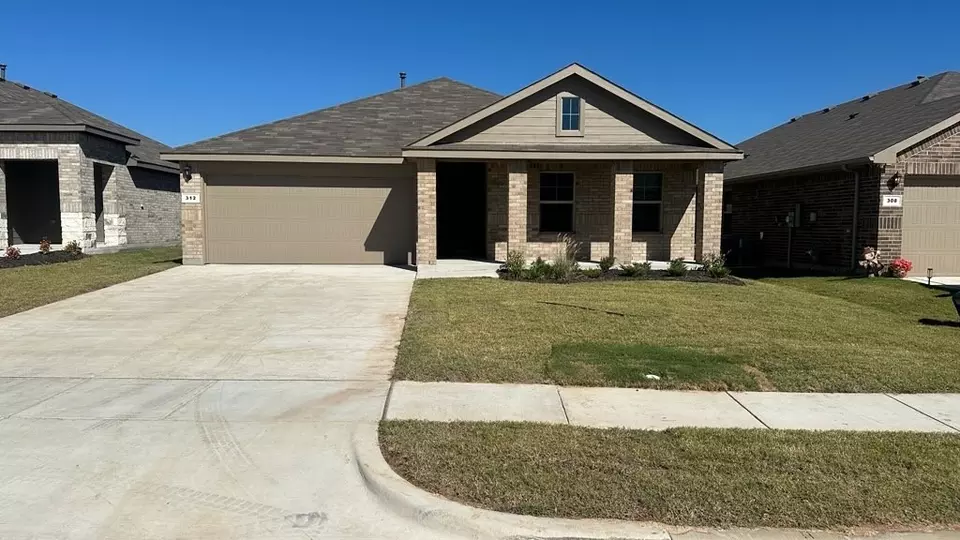 Exterior - 312 Bronze Cir N, Springtown, TX 76082 photo 2 of 3