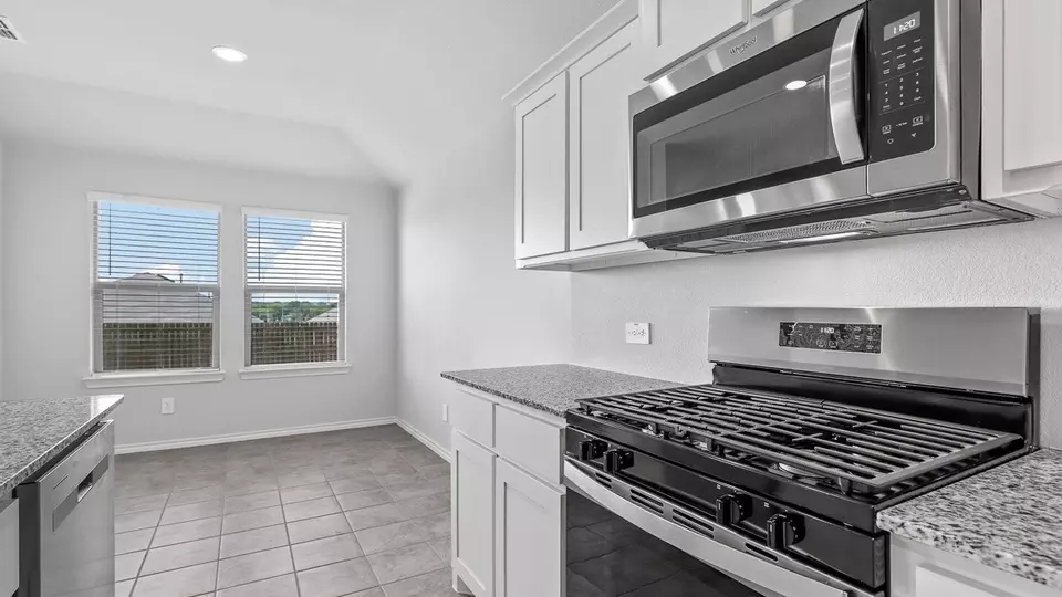 Kitchen - 312 Bronze Cir N, Springtown, TX 76082 photo 5 of 6