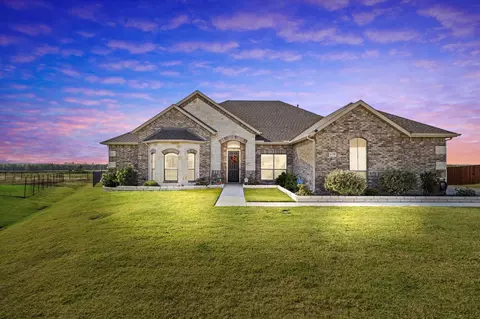 2095 Rolling Meadow Ln, Nevada, TX 75173