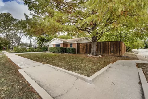 1919 Southridge Dr, Arlington, TX 76010