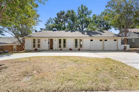 7432 Yolanda Dr, Fort Worth, TX 76112