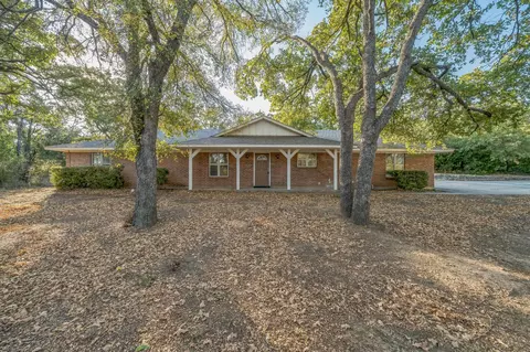 834 Gail Dr, Weatherford, TX 76085
