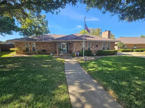 2810 Canongate Dr, Arlington, TX 76015