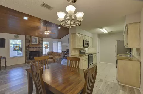 1131 Forest Creek St, Benbrook, TX 76126