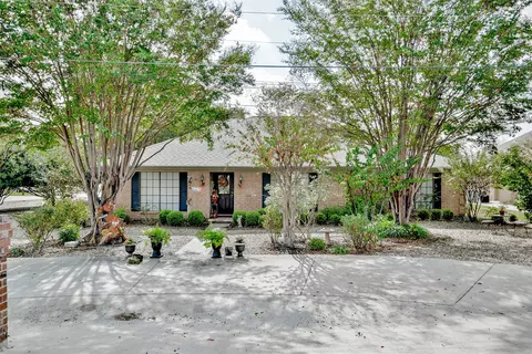 4901 Del Rio Ct, Granbury, TX 76049