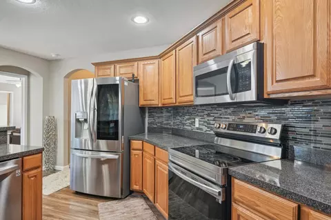 812 Redbud Rd, Burleson, TX 76028
