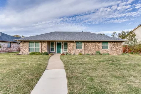 3241 Anchor Dr, Plano, TX 75023