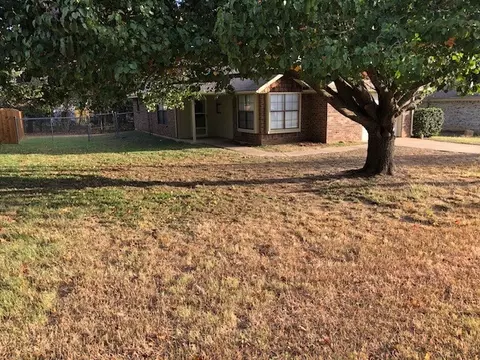 602 Pine Blf, Keene, TX 76059
