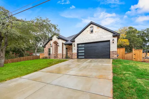709 Ross Trl, Arlington, TX 76012