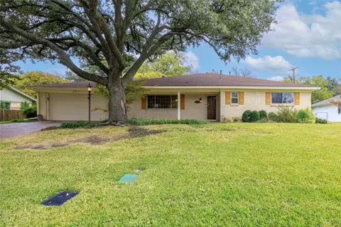 3504 Glenmont Dr, Fort Worth, TX 76133