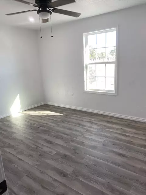 Bedroom - 610 NW 7th St, Hamlin, TX 79520 photo 5 of 5