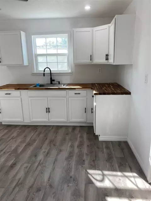Kitchen - 610 NW 7th St, Hamlin, TX 79520 photo 4 of 4