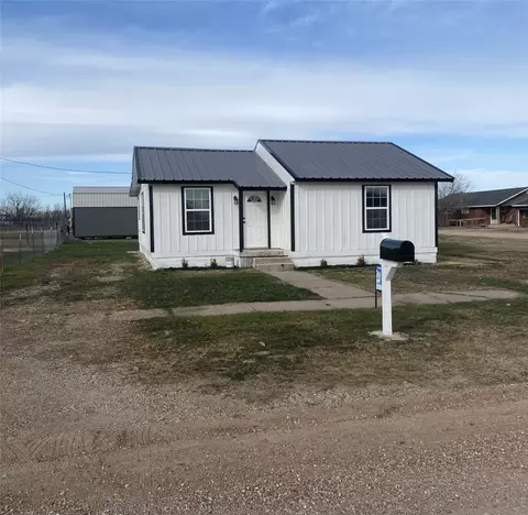 Exterior - 610 NW 7th St, Hamlin, TX 79520 photo 1 of 2