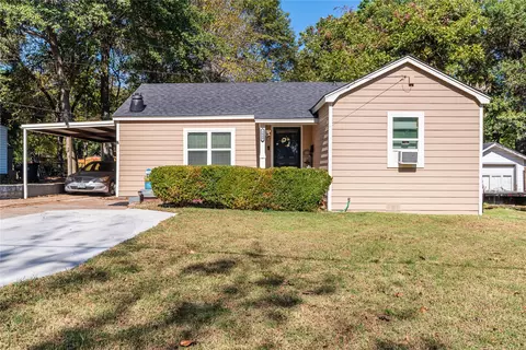 2449 Simpson St, Paris, TX 75460