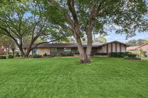 3829 Cedarbrush Dr, Dallas, TX 75229