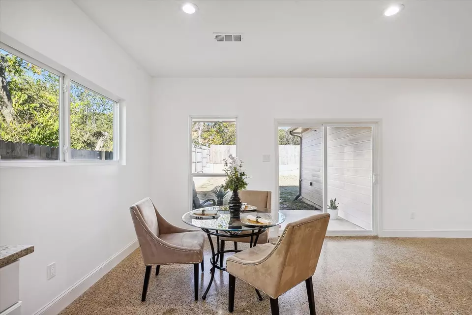 Dining - 116 S Tatum Ave, Dallas, TX 75211 photo 1 of 2