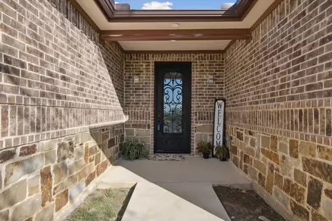 Entry Way - 116 S Tatum Ave, Dallas, TX 75211 photo 1 of 3