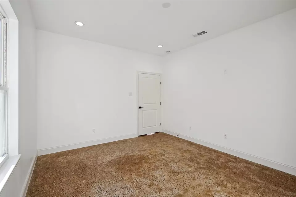 Bedroom - 116 S Tatum Ave, Dallas, TX 75211 photo 3 of 5