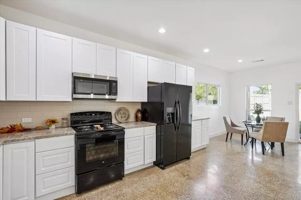 Kitchen - 116 S Tatum Ave, Dallas, TX 75211 photo 4 of 5
