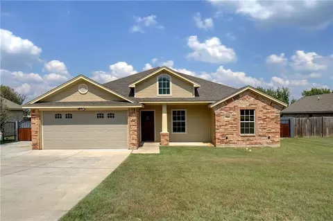 716 Wood Ln, Azle, TX 76020