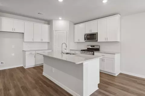 275 Sugarlands Dr, Greenville, TX 75402